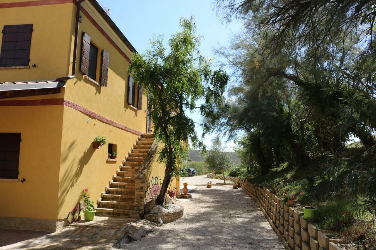 Agriturismo Fattoria Del Colle Villa Iesi Exterior photo